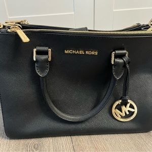 Michael Kors black tote bag w long strap